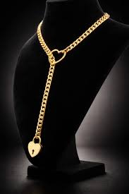 Colar ajustável com pingente de coração